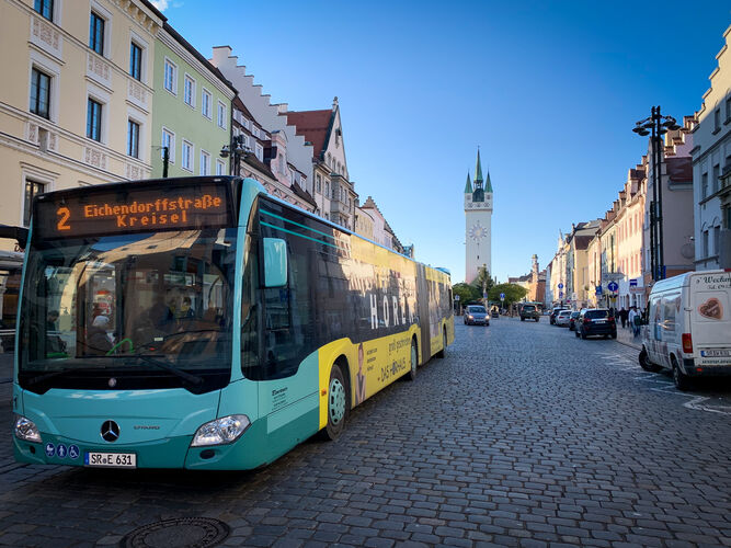 Stadtbus der Linie 2 am Ludwigsplatz